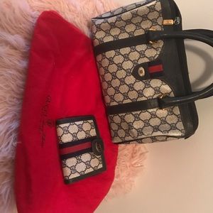 Vintage Gucci handbag with wallet and dustbag